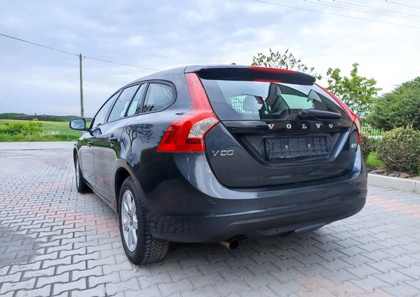 Volvo V60 cena 33000 przebieg: 222300, rok produkcji 2011 z Jędrzejów małe 37